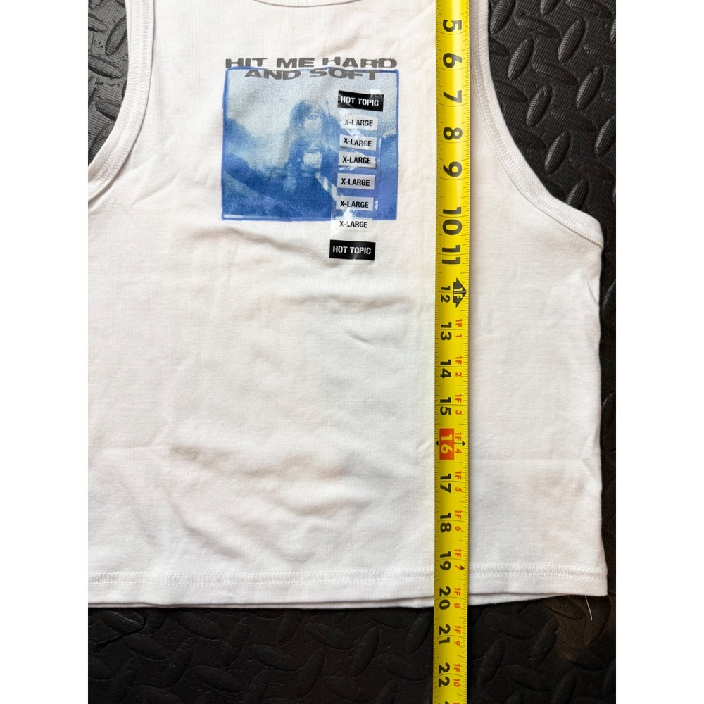 Billie Eilish Hit Me Hard and Soft White Graphic Crop Tank Top Hot Topic XL - Picture 5 of 6